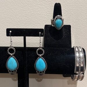 Paparazzi 3 Piece Turquoise Jewelry Set (Includes: Earrings, Bracelet & Ring)